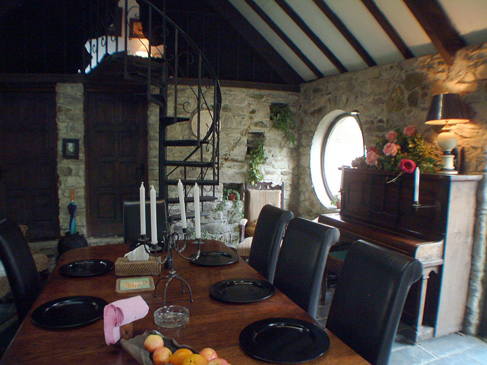 Irish Country Farmhouse Accommodation, Co Kilkenny, Ireland | Cullintra House offers guests facilities in the converted barn | a space to read and relax